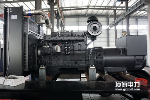 工業(yè)柴油發(fā)電機組購買指南,買什么發(fā)電機好？