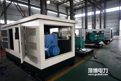 柴油50kw發(fā)電機(jī)組意想不到并機(jī)4大好處，除了省油，更能集中調(diào)度！