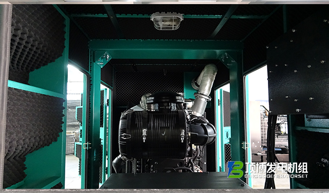 180KW上柴靜音箱發(fā)電機組8
